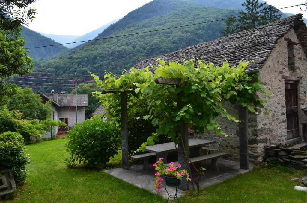 Giumaglio Hotel Garni Maggia מראה חיצוני תמונה
